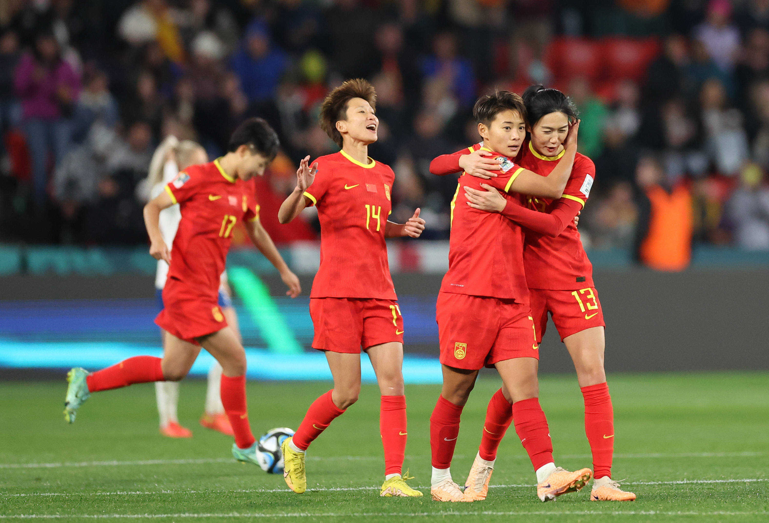 关于中国女足战胜强敌，成功跻身国际女足顶级赛事的信息