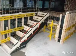 包含南安普顿队员豪取三分,士气大振的词条 包含南安普顿队员豪取三分,士气大振的词条